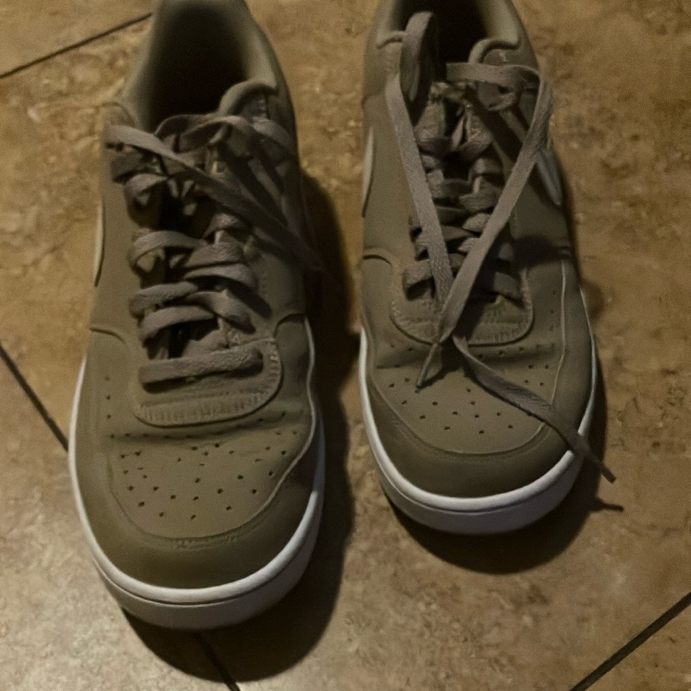 Nike Tan Sneakers for Everyday Comfort